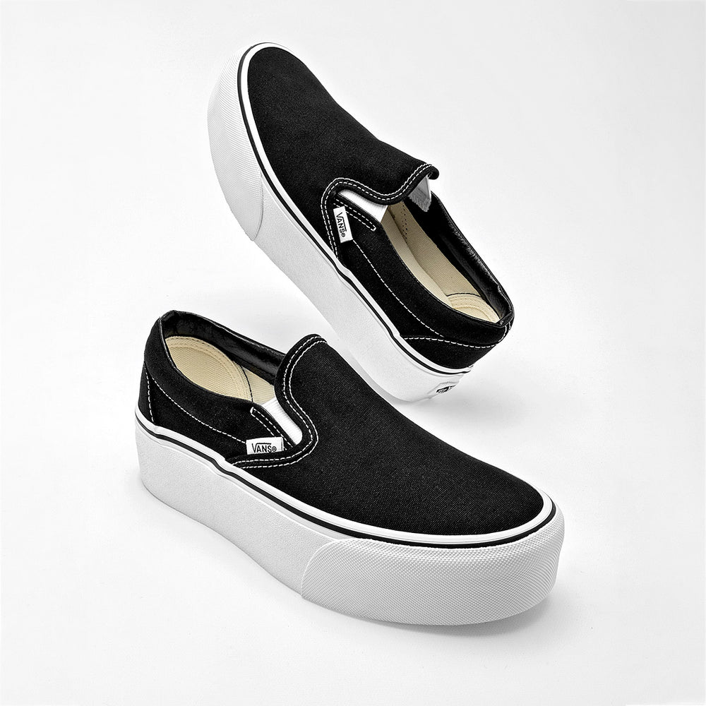 Vans UA Classic Slip-On Stackform Tenis urbano para mujer