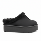 Zueco de plataforma con peluche marca Been Class negro 141982