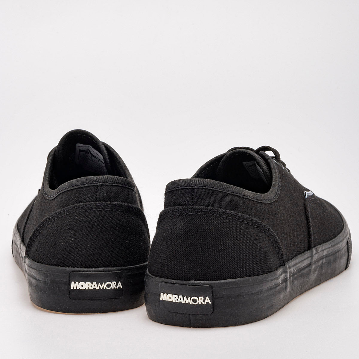 Tenis escolar para joven marca Moramora Negro cod. 102471