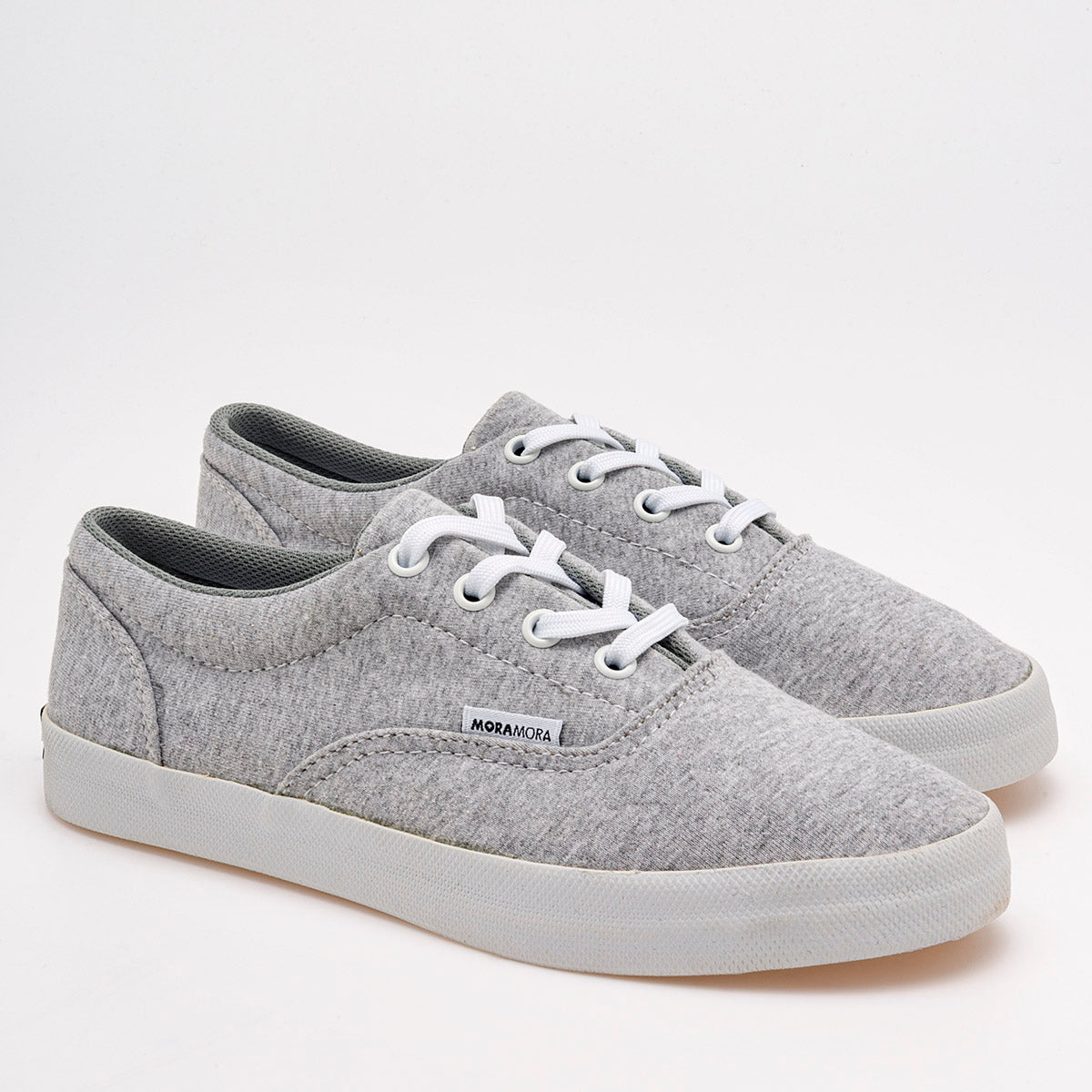 Tenis para mujer marca Moramora Gris cod. 102475