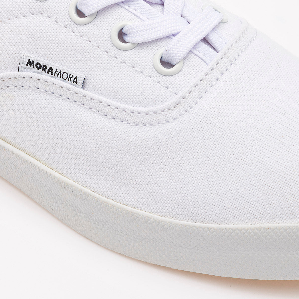 Tenis escolar para joven marca Moramora Blanco cod. 102481