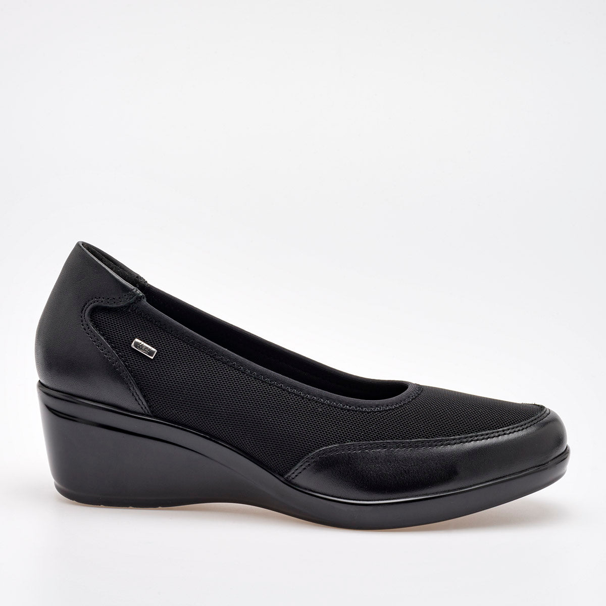 Zapatilla para mujer marca Flexi Negro cod. 103644