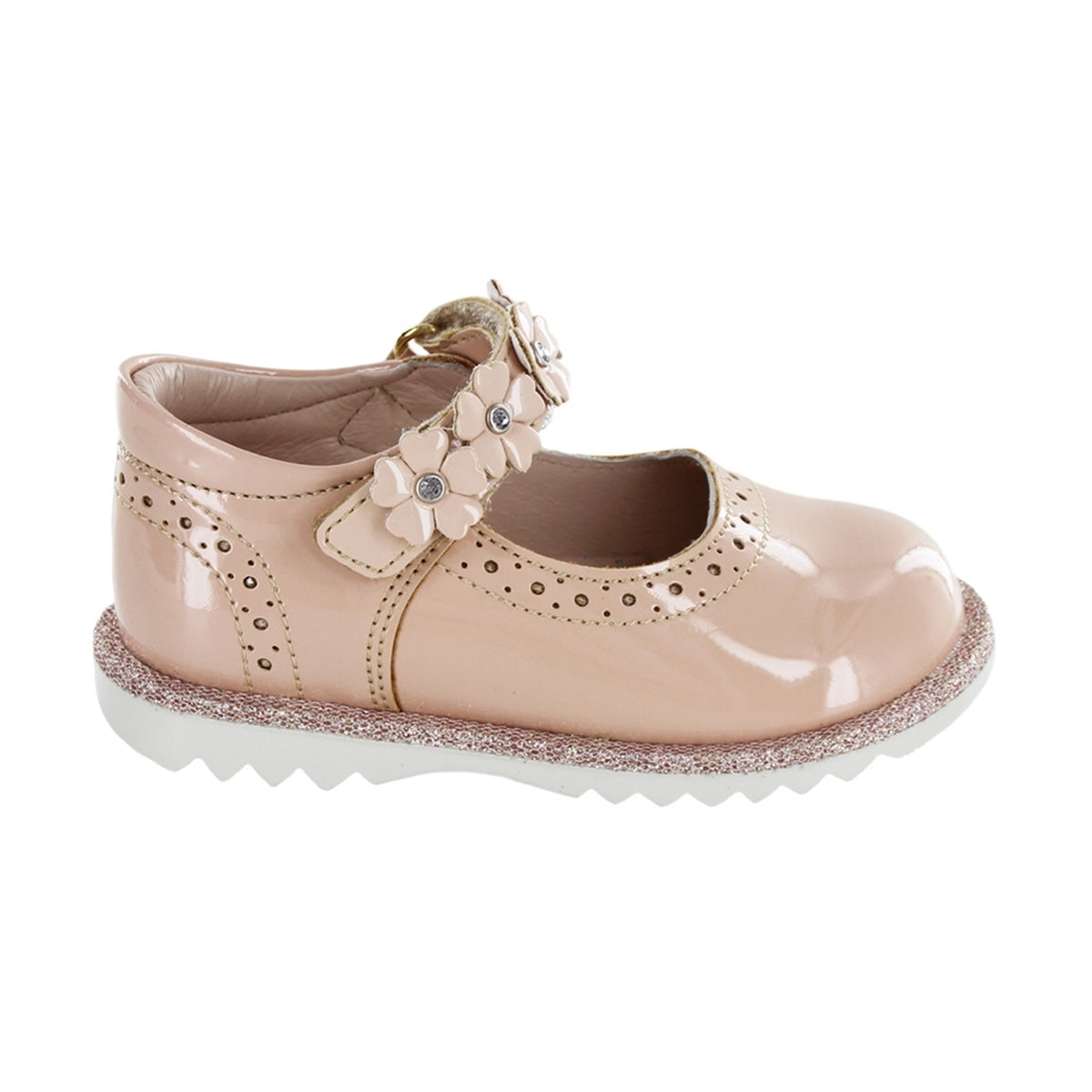 Zapato casual color beige charol para niña marca Coqueta cod. 104349