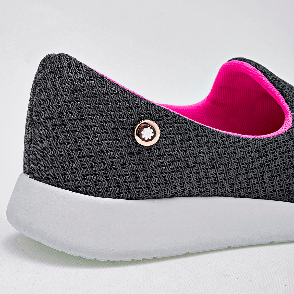 Tenis para mujer marca Moramora Gris cod. 104741