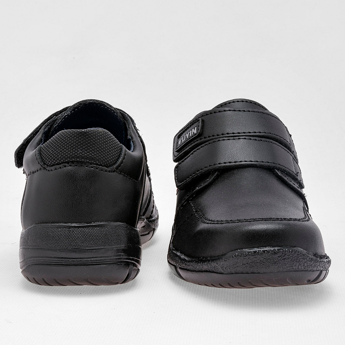 Zapato escolar con velcro para Niño marca Yuyin Negro cod. 111196