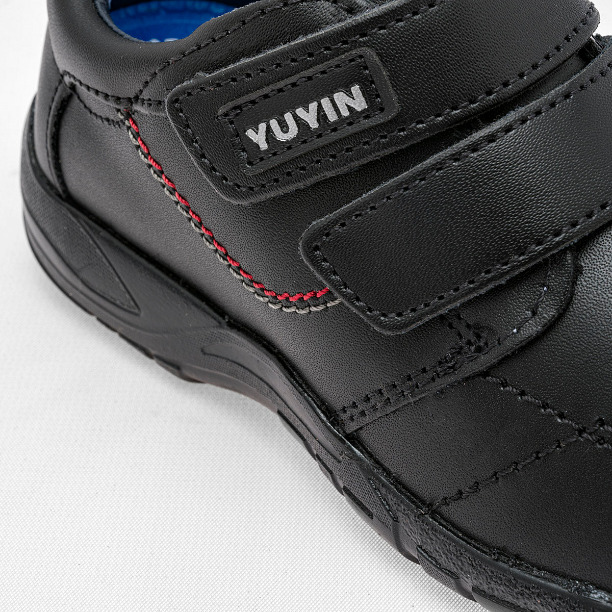 Zapato escolar con velcro para Niño marca Yuyin Negro cod. 111196