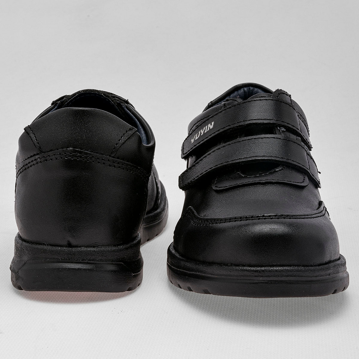 Zapato escolar con velcro para Niño marca Yuyin Negro cod. 111345