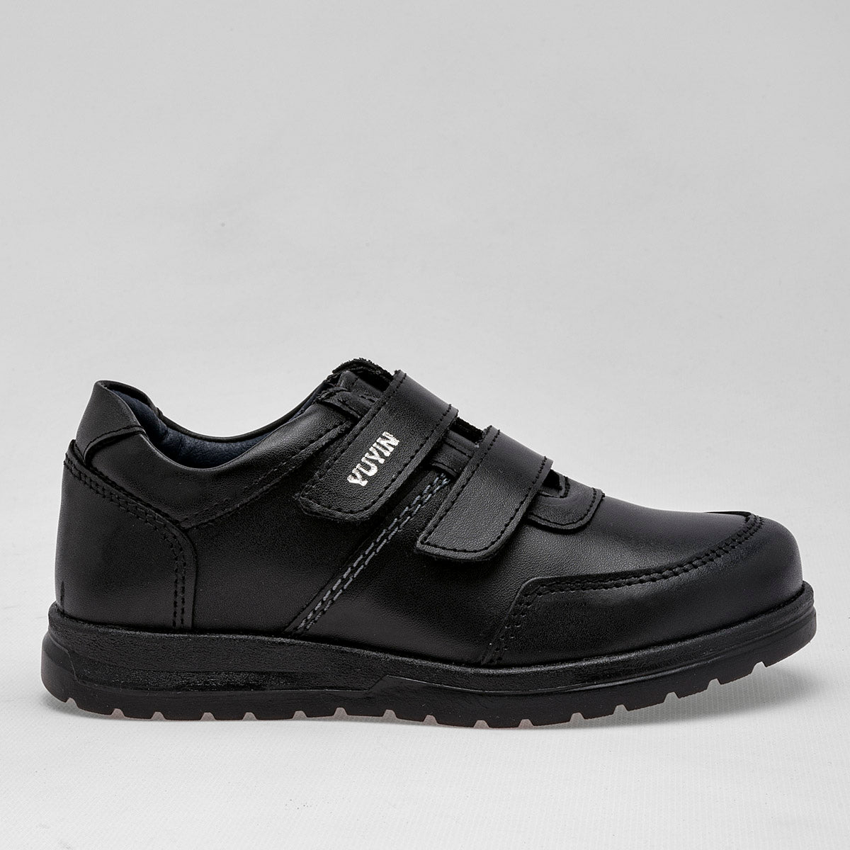 Zapato escolar con velcro para Niño marca Yuyin Negro cod. 111345