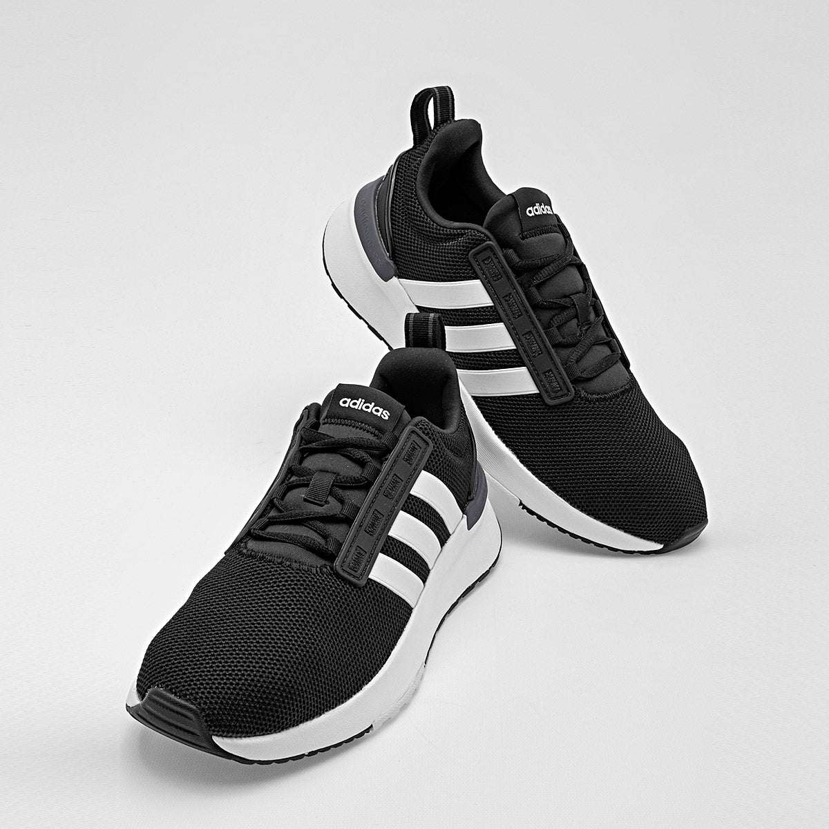 Pakar.com  | 🎄 Regalos de navidad y fin de año | Tenis Adidas Racer  para hombre marca Adidas Negro cod. 114099