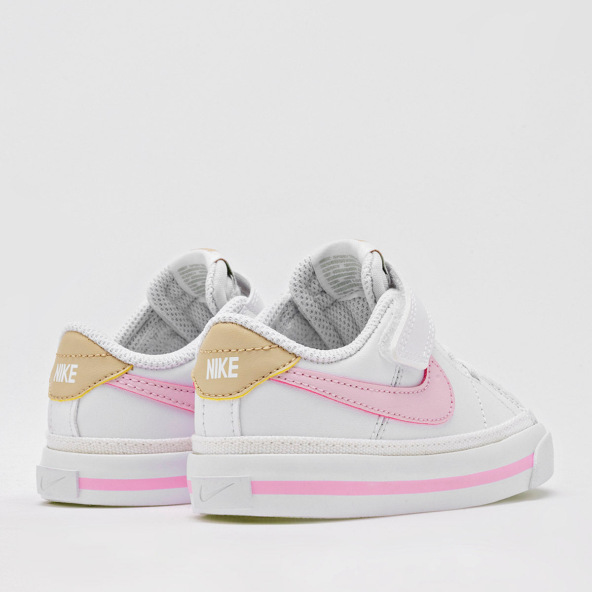 Tenis urbano con velcro Nike para Niña