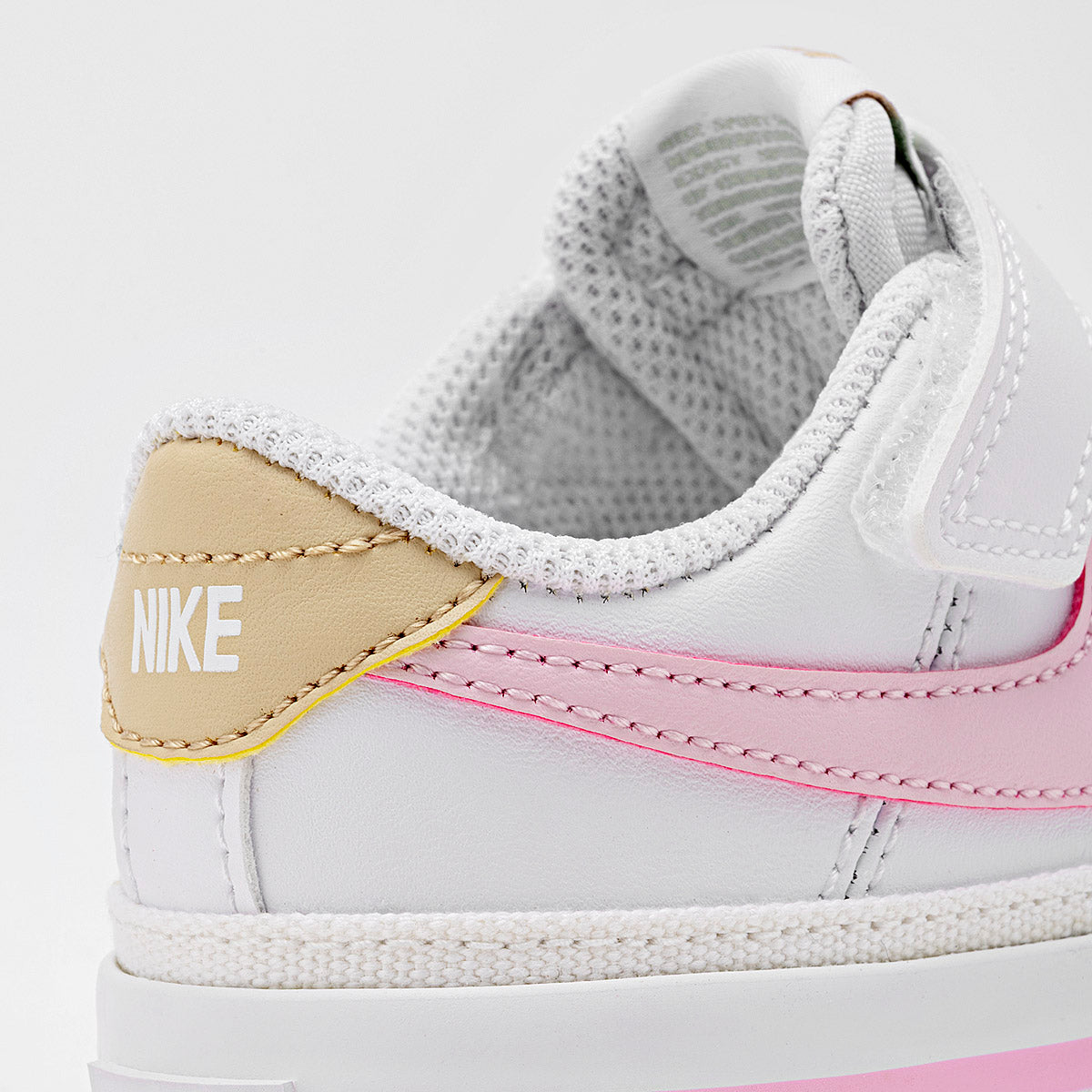 Tenis urbano con velcro Nike para Niña