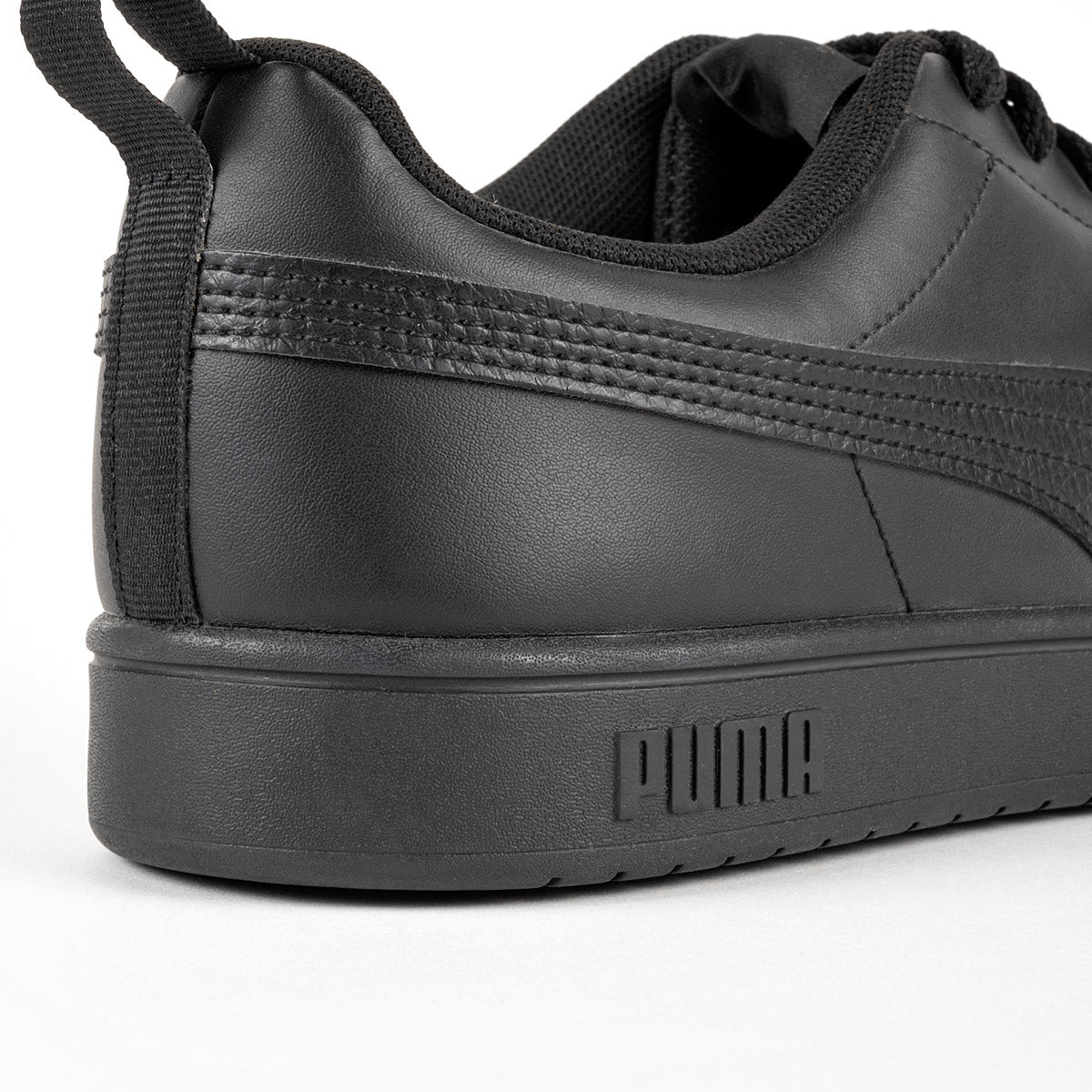Pakar.com | Tienda online - Tenis Puma Rickie para Hombre marca Puma Negro cod. 115183 | Graduaciones y vacaciones de Verano 2025