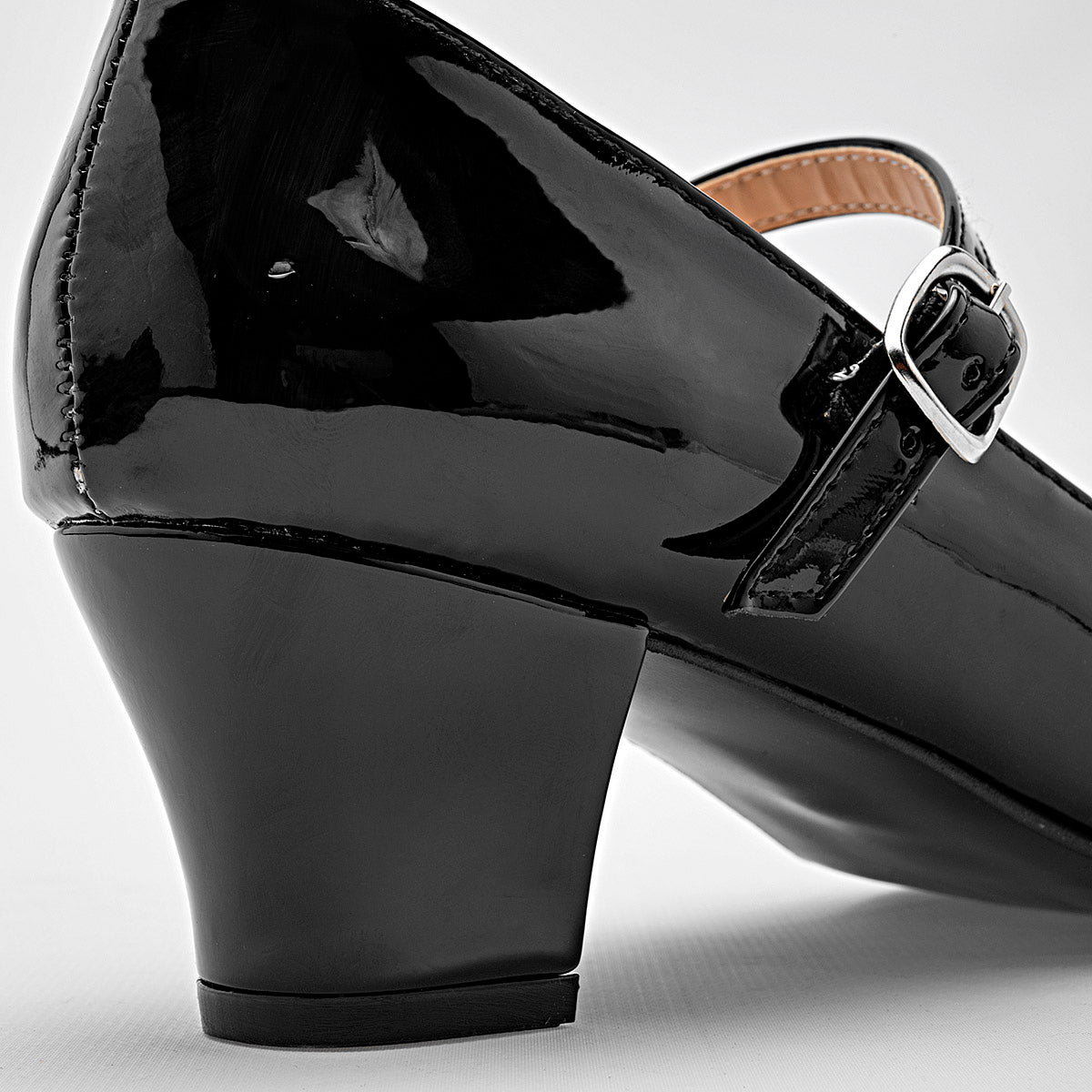 Pakar.com | Tienda online - Zapato charol Caramel para niña