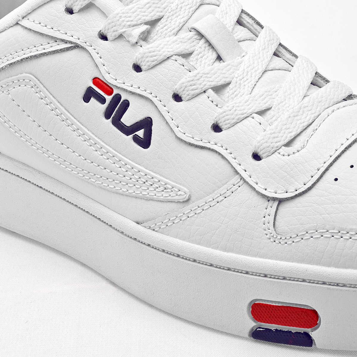 Pakar.com | Tienda online - Tenis MGX-100 Fila para mujer