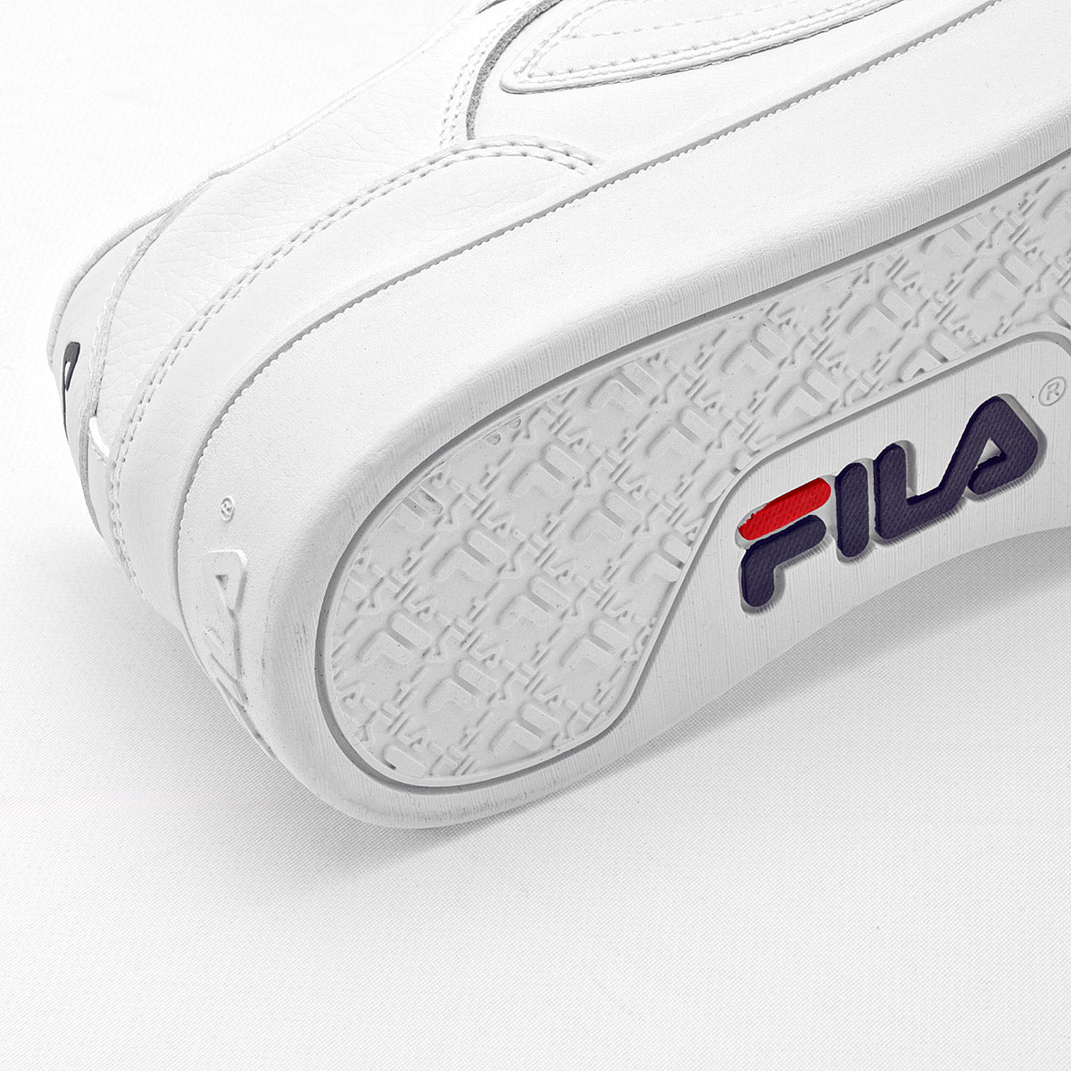 Pakar.com | Tienda online - Tenis MGX-100 Fila para mujer