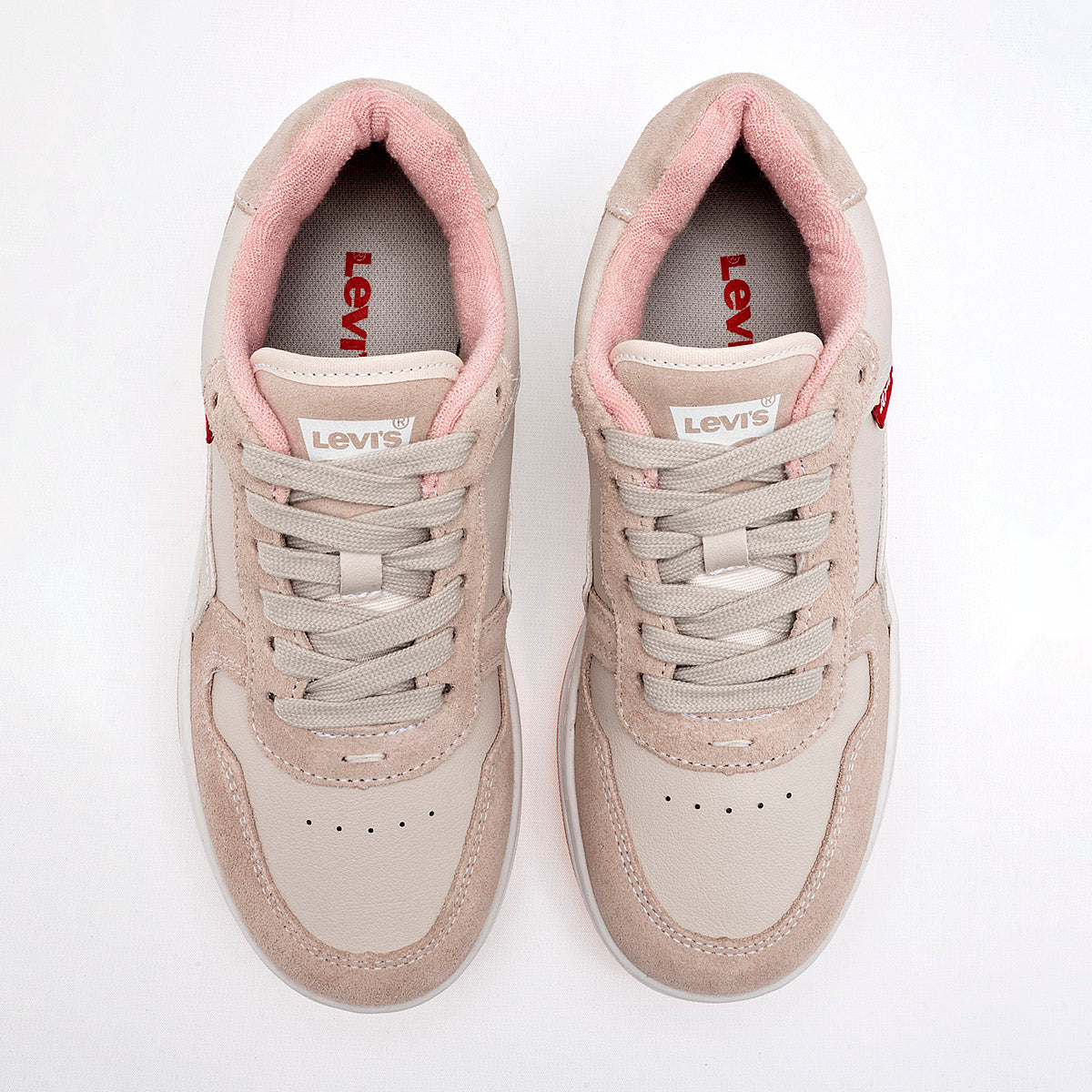 Tenis urbanos para mujer marca Levi's Beige cod. 118674