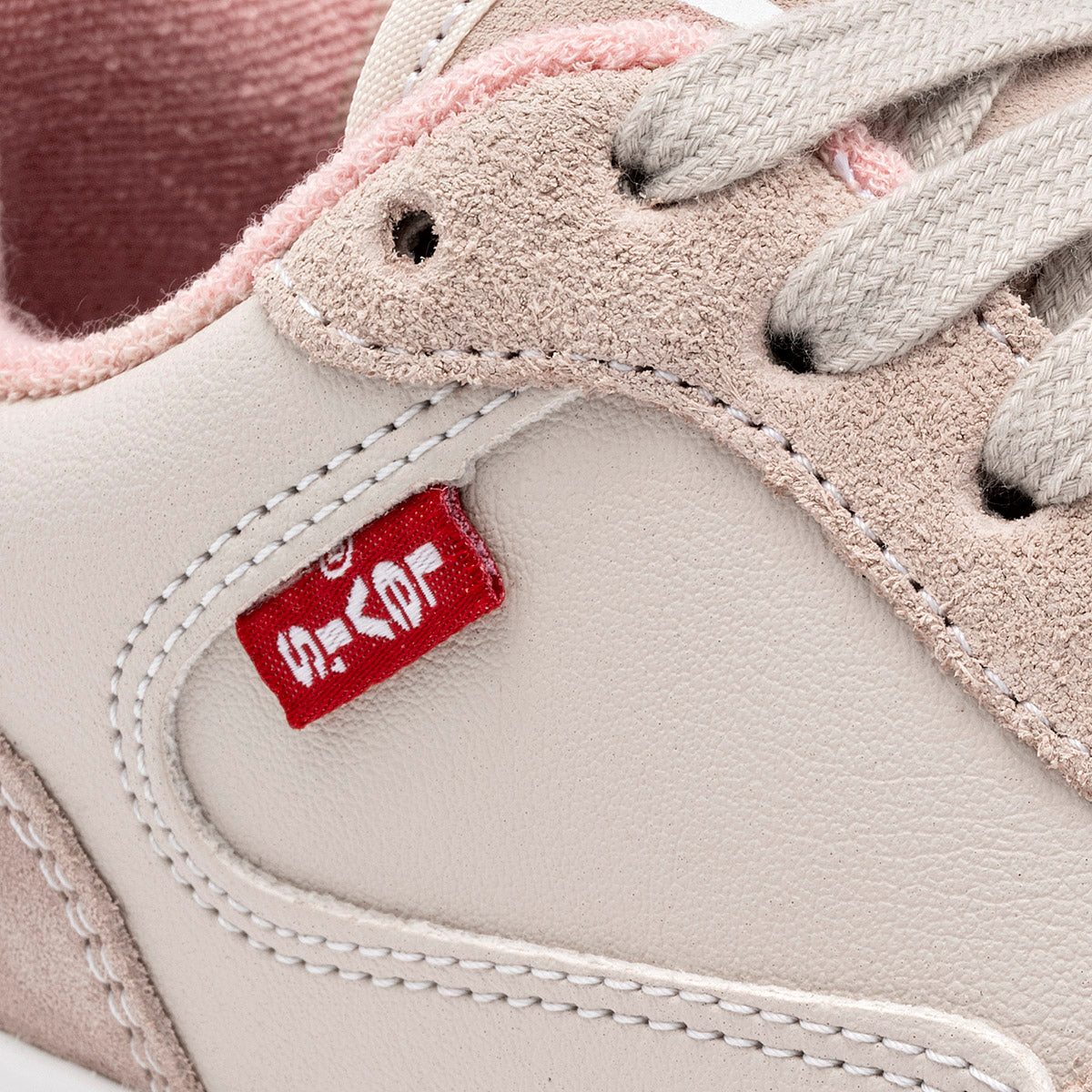 Tenis urbanos para mujer marca Levi's Beige cod. 118674