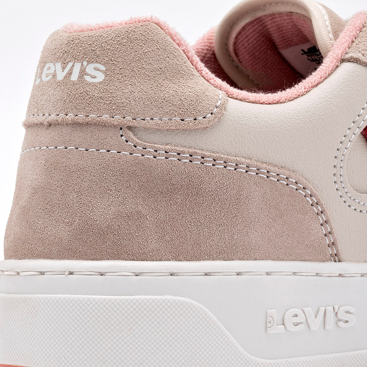 Tenis urbanos para mujer marca Levi's Beige cod. 118674