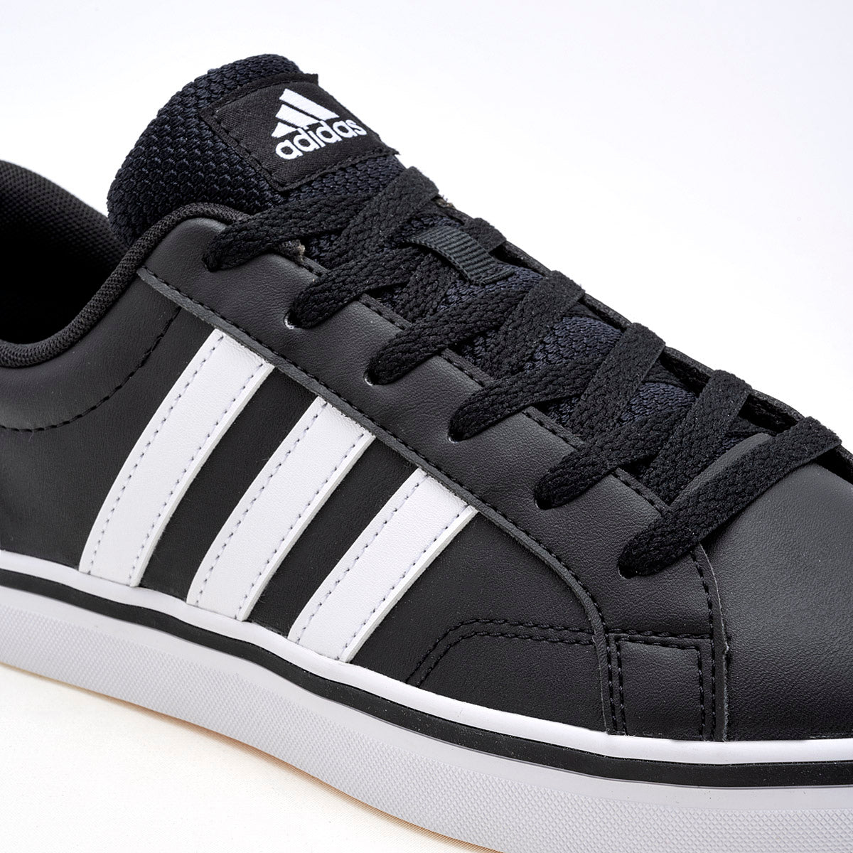 Pakar.com - Julio: Vacaciones de Verano | Tenis urbanos para hombre Adidas cod-119042