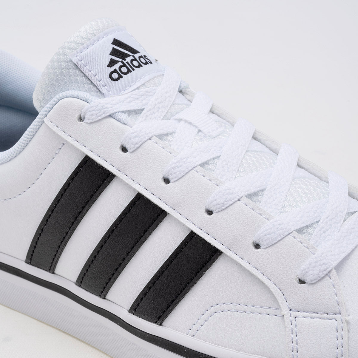 Pakar.com - Julio: Vacaciones de Verano | Tenis urbanos para hombre Adidas cod-119043