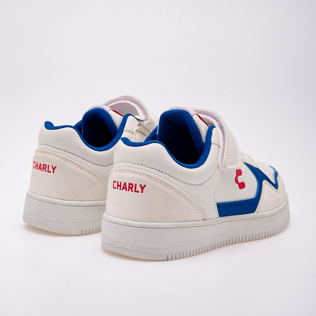 Tenis escolar para Niño marca Charly Blanco cod. 120298