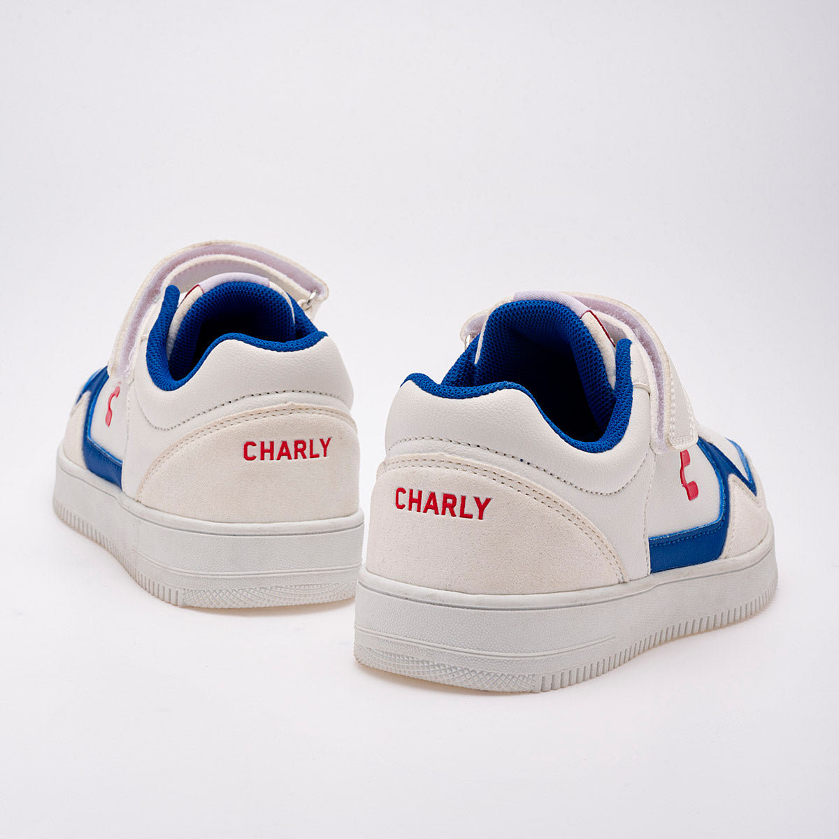 Tenis escolar para Niño marca Charly Blanco cod. 120298