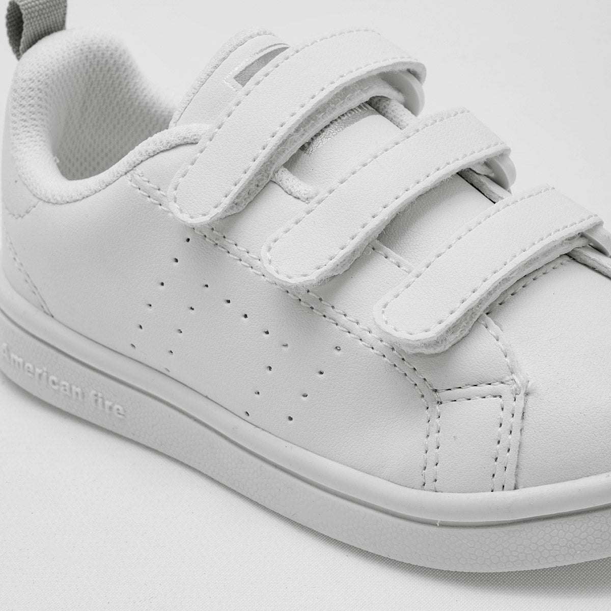 Pakar.com | Tienda online | Calzado Escolar | Tenis escolar American Fire para Niño preescolar | Regreso a clases | Vacaciones de Verano