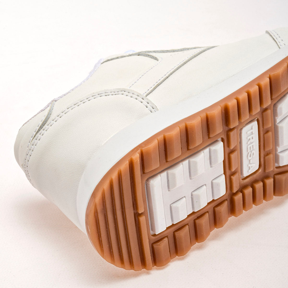Pakar.com | Tienda online - Tenis escolar bebé niño marca Tres-A Blanco cod. 121133-1