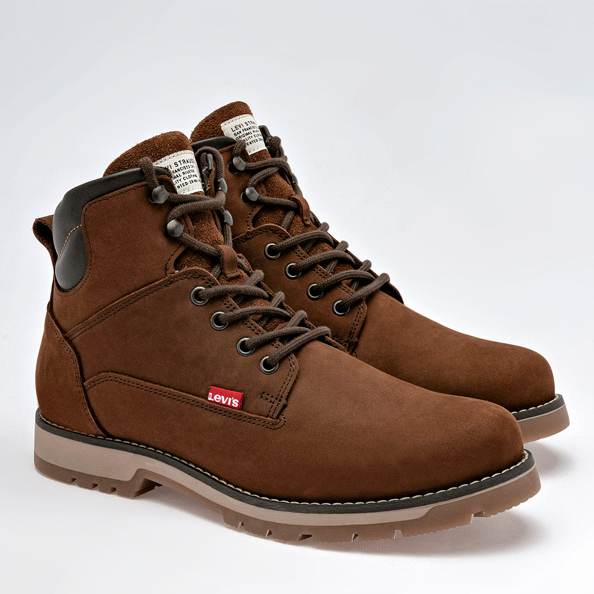 Bota de piel para hombre marca Levi's Café cod. 121318