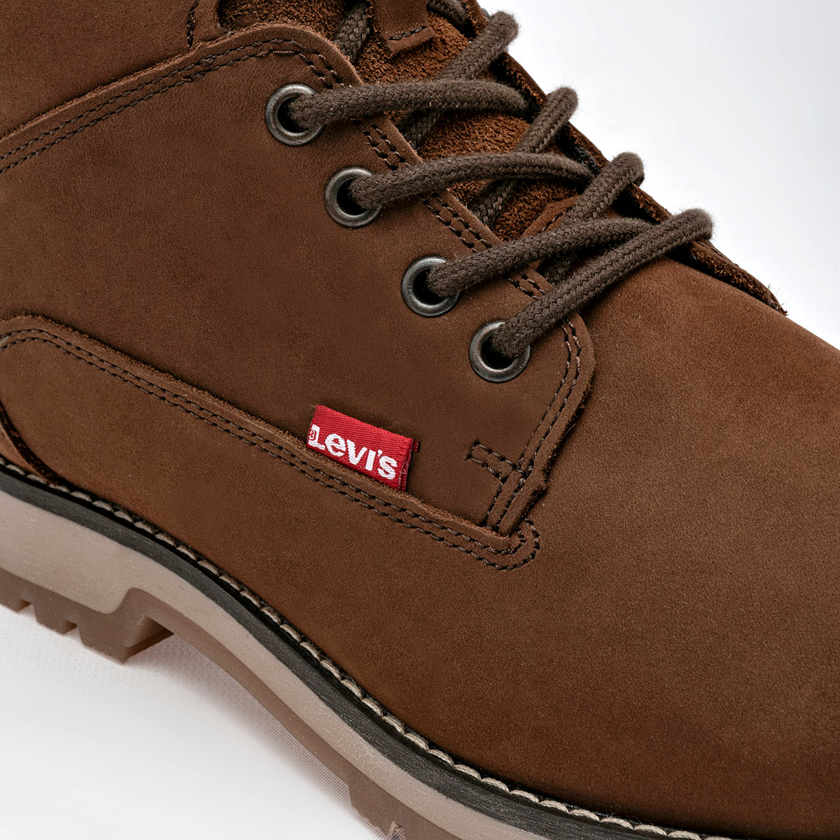 Bota de piel para hombre marca Levi's Café cod. 121318