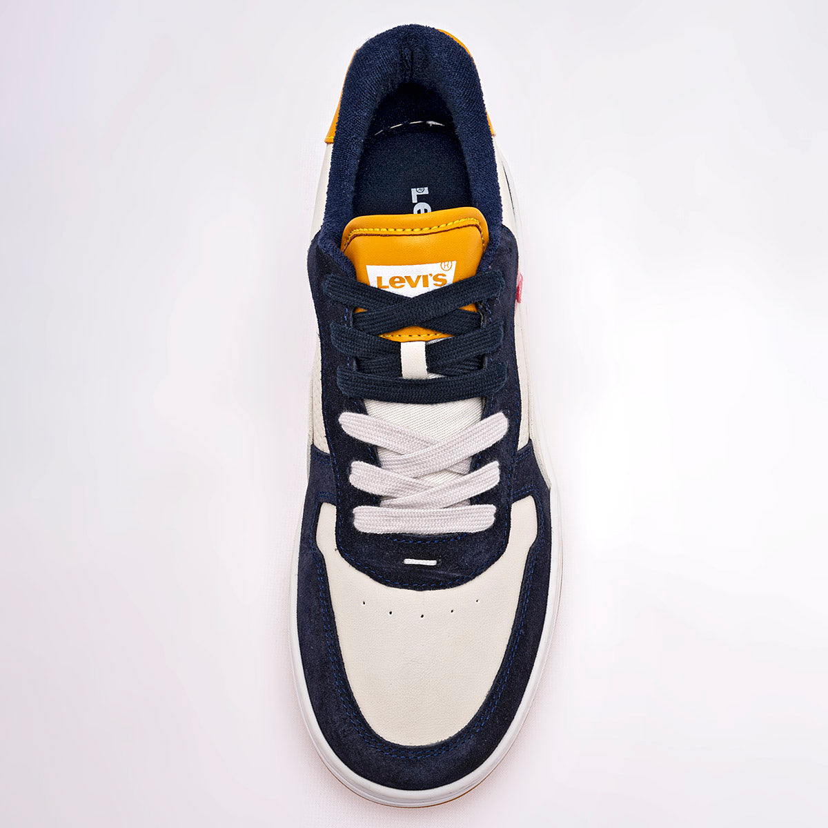 Tenis urbano para hombre marca Levi's Blanco cod. 121320