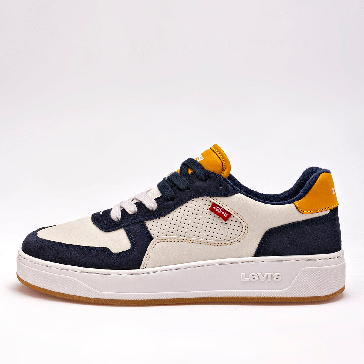 Tenis urbano para hombre marca Levi's Blanco cod. 121320