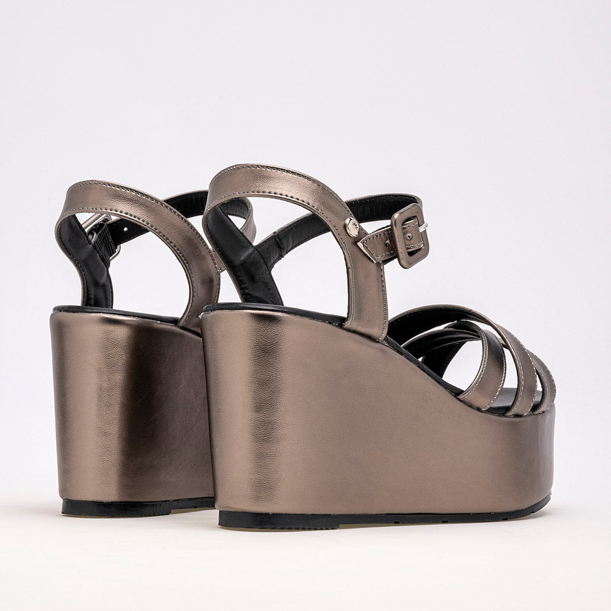 Sandalia con plataforma para mujer marca Moramora Gris cod. 121696