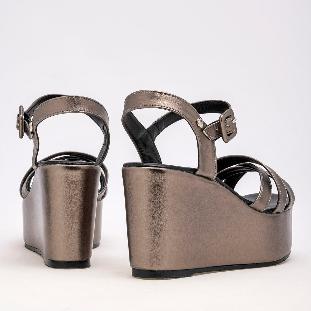 Sandalia con plataforma para mujer marca Moramora Gris cod. 121696