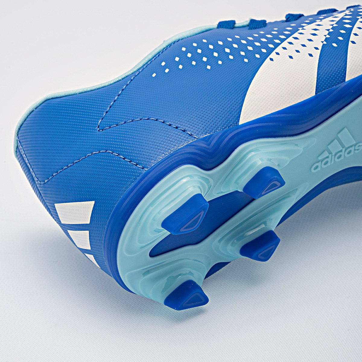 Pakar.com | Tienda online - Tacos de fútbol Predator Accuracy.4 Adidas para hombre