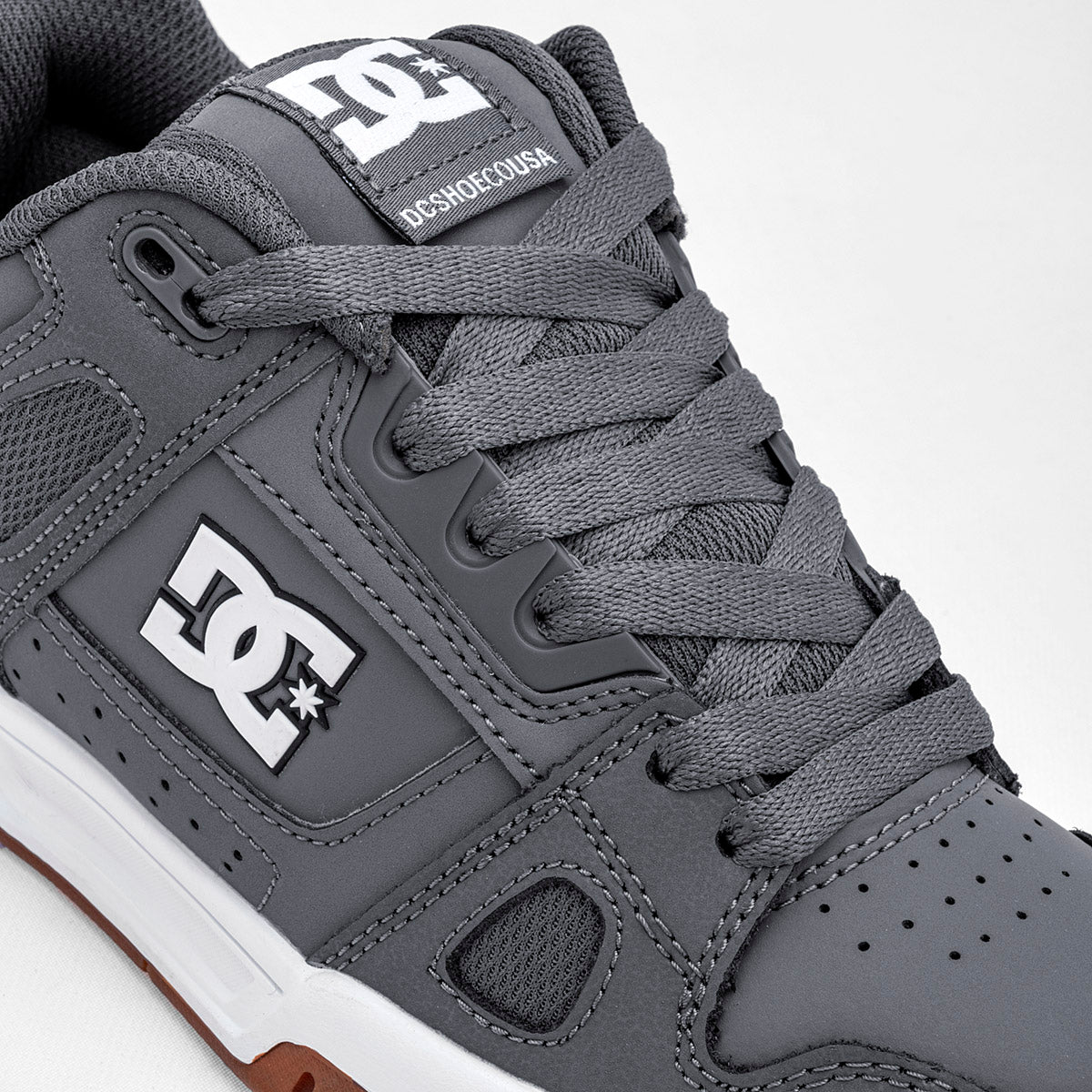 Tenis Stag  para mujer marca Dc Shoes Gris cod. 122592