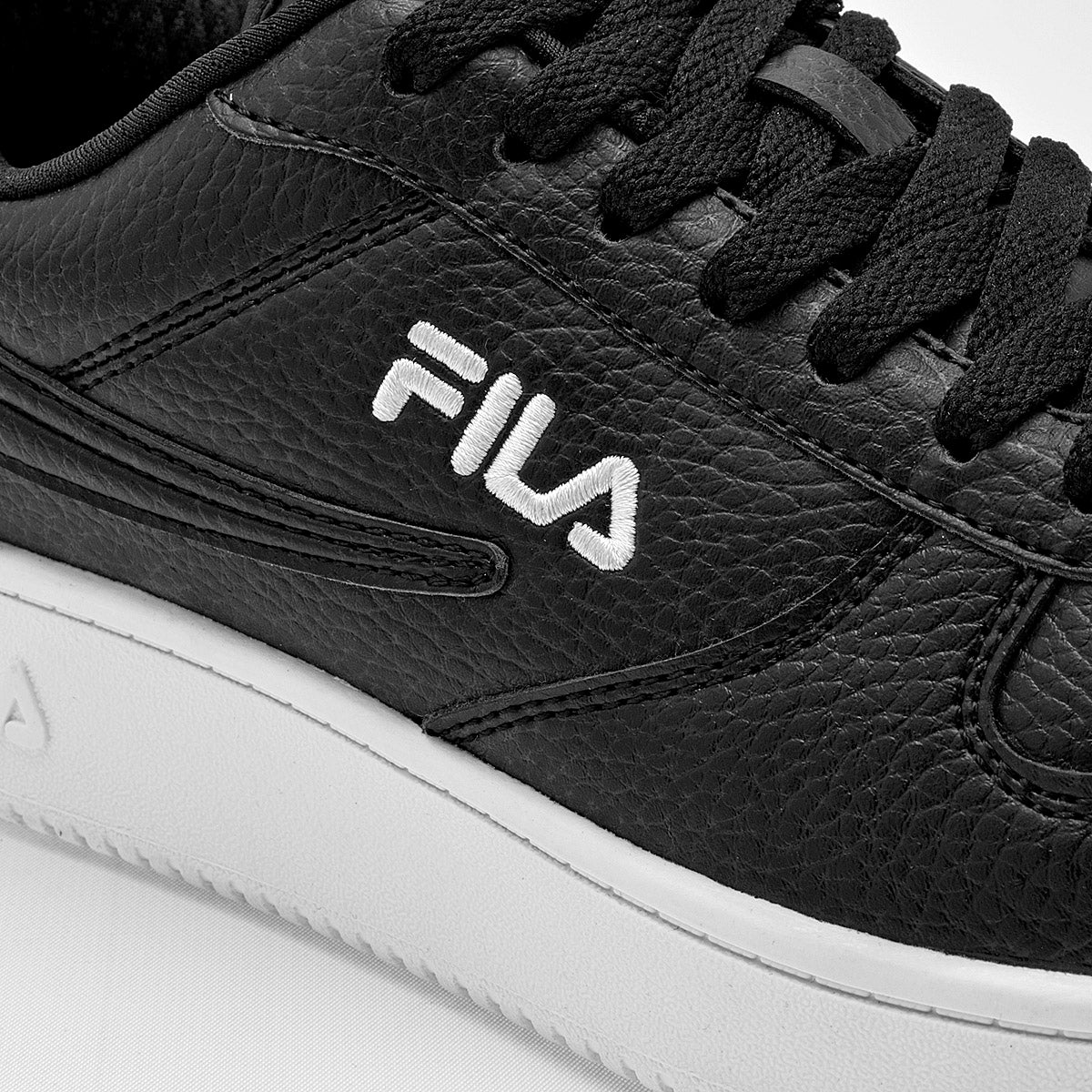 Pakar.com | Tienda online | Calzado Escolar | Tenis urbano A-Low Fila para hombre | Regreso a clases | Vacaciones de Verano