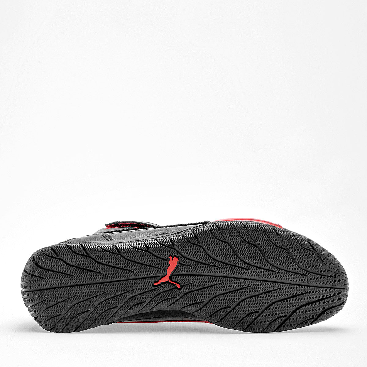 Pakar.com | Tienda online - Tenis urbano tipo botín Ferrari Neo Cat Mid Puma para hombre | Graduaciones y vacaciones de Verano 2025