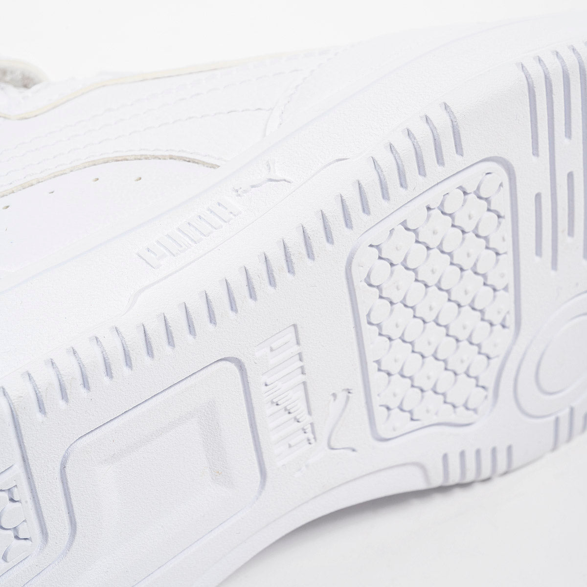 Pakar.com | Tienda online | Calzado Escolar | Tenis urbano Rebound v6 Mid AC+ PS Puma para Niño | Regreso a clases | Vacaciones de Verano