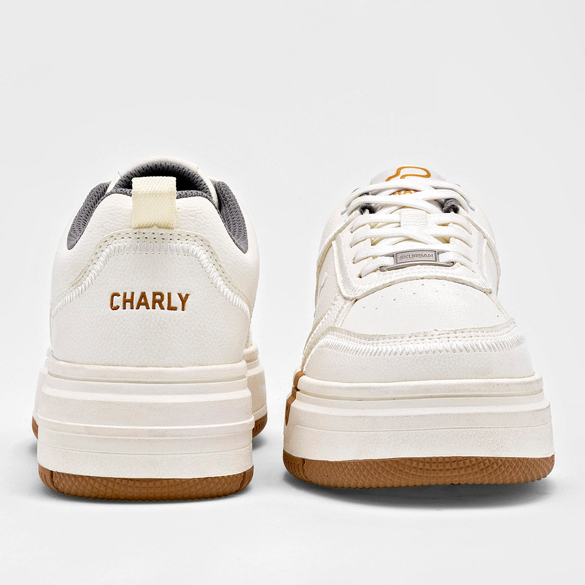 Tenis escolar suela chunky para joven marca Charly Blanco cod. 124426