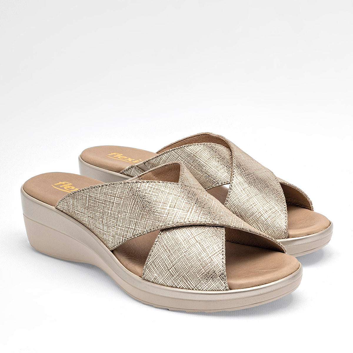 Sandalia confort para mujer marca Flexi Oro cod. 124589