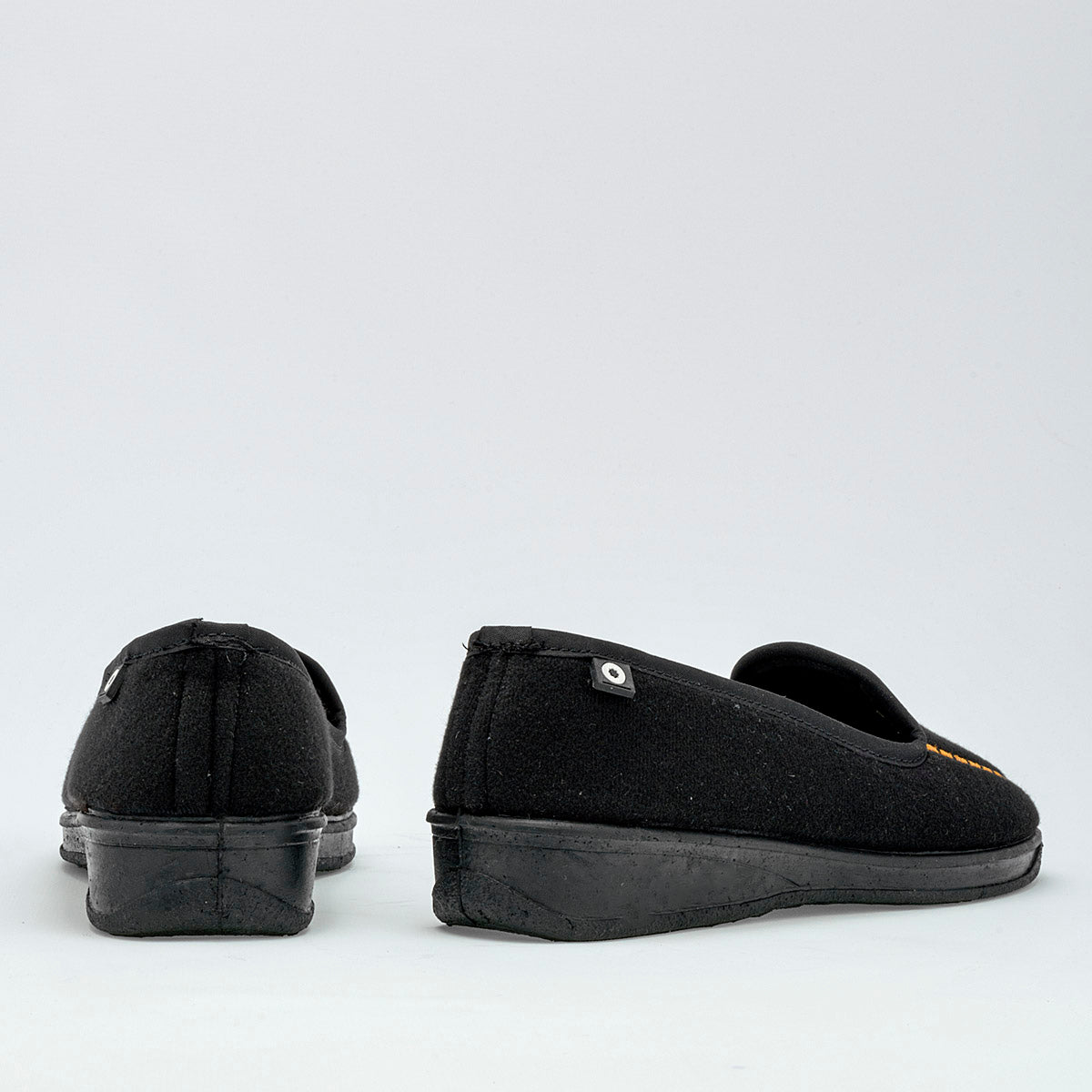 Pantufla para mujer marca Mora Confort Negro cod. 124673