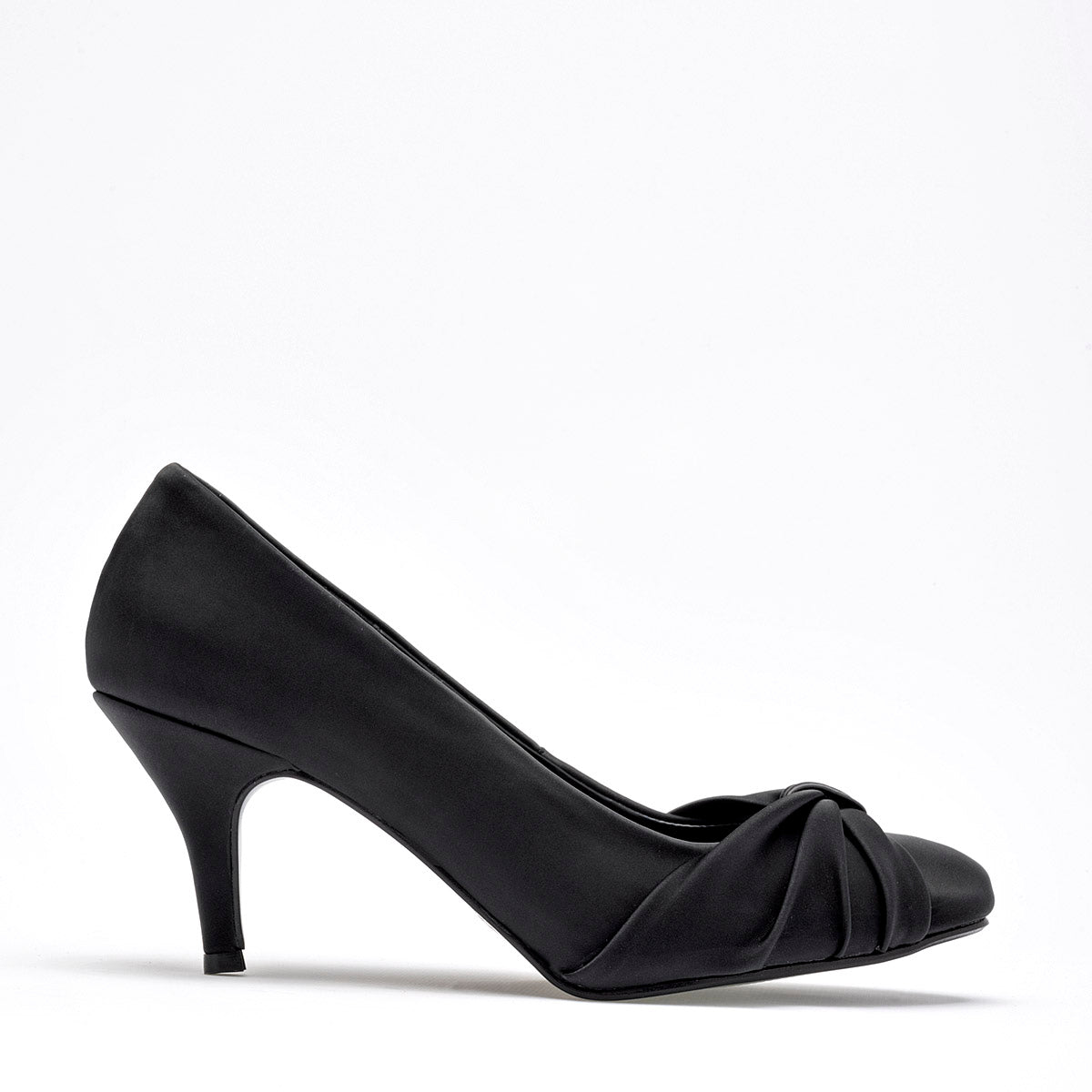 Zapatilla cerrada pumps para mujer marca Damita Negro cod. 124999