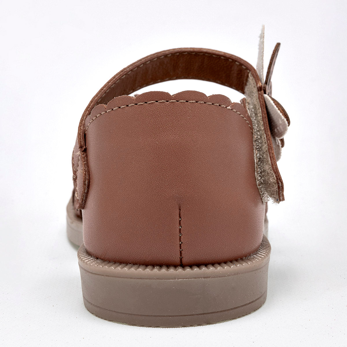 Sandalia para niña bebé. marca Ensueño Camel cod. 125088