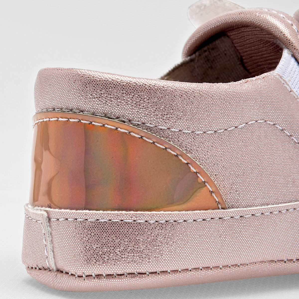 Zapatito tenis slip on para bebé niña marca Eredi Rosa cod. 125097