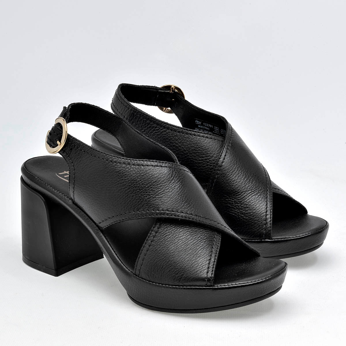 Sandalia plataforma para mujer marca Flexi Negro cod. 125163