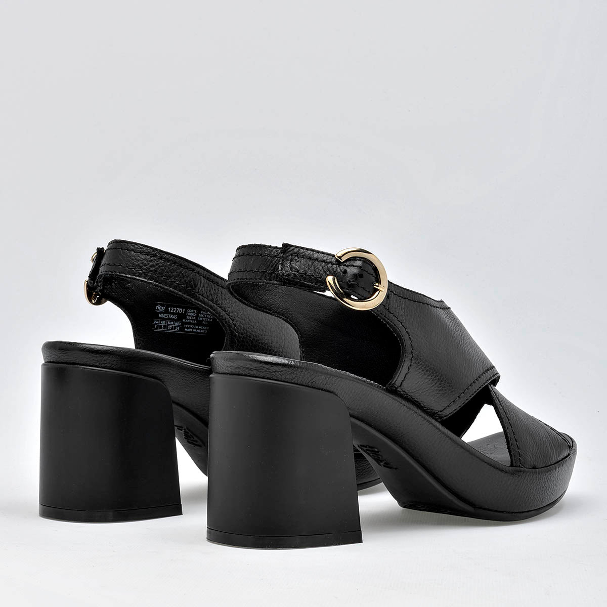 Sandalia plataforma para mujer marca Flexi Negro cod. 125163