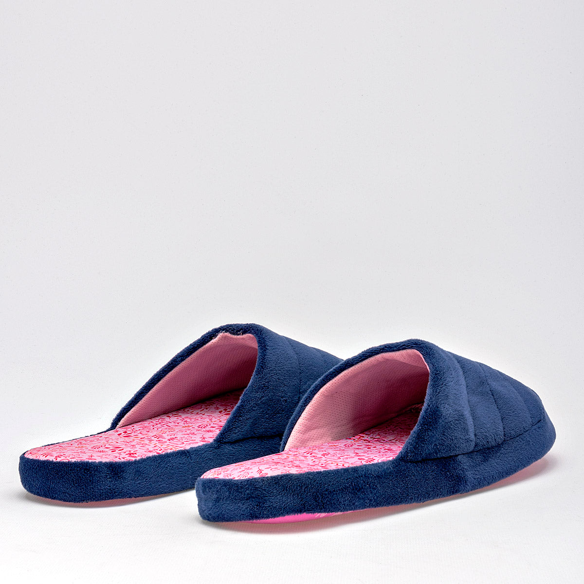 Pantufla para mujer marca Huarachetas Azul marino cod. 125244