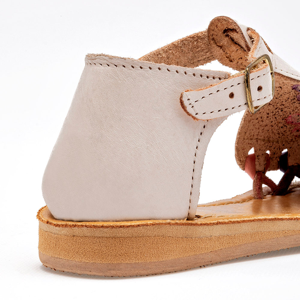 Pakar.com | Tienda online - Sandalia para niña Mora Tierra - Envío gratis desde $500