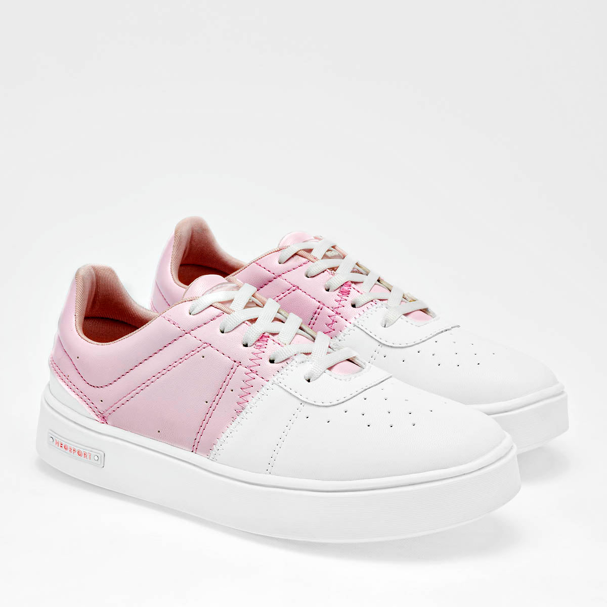 Tenis escolar para joven marca Neosport Blanco cod. 125583